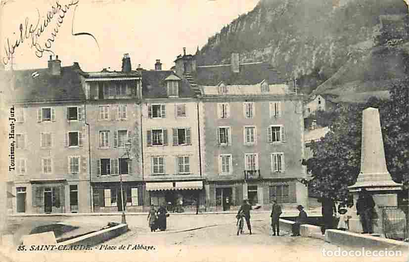 Cartoline: France - 39 - Saint Claude - Place de l'Abbaye - Anim&eacute;e - Etat Coins inf&eacute;rieurs pli&eacute;s - CPA - Voir S