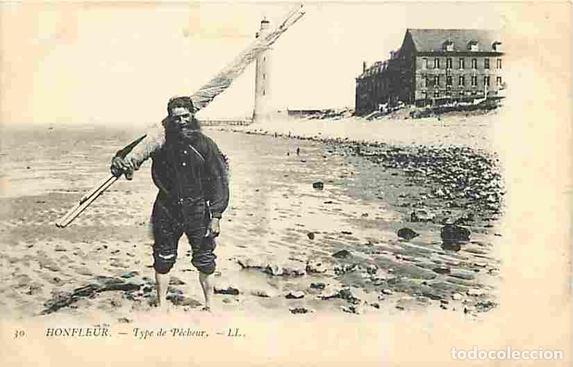 Postkarten: France - 14 - Honfleur - Type de Pecheur - Anim&eacute;e - Phare - CPA - Voir Scans Recto-Verso