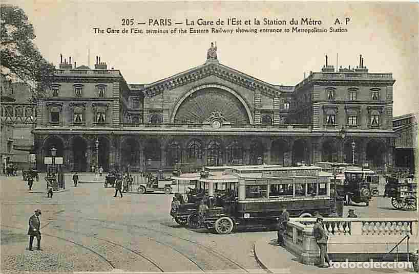 Postkarten: France - 75 - Paris - La Gare de l'Est et la Station du M&eacute;tro - Anim&eacute;e - Automobiles - Car - Autobus