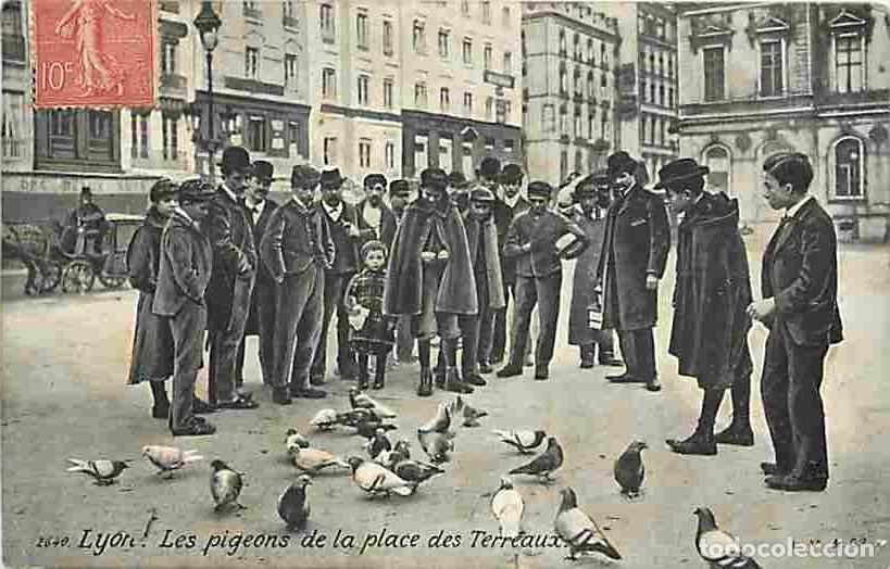 Postkarten: France - 69 - Lyon - Les Pigeons de la Place des Terreaux - Anim&eacute;e - CPA - Voir Scans Recto-Verso