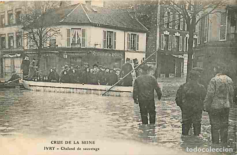 Cartes Postales: France - 94 - Ivry - Crue de la Seine - Chaland de sauvetage - Anim&eacute;e - CPA - Voir Scans Recto-Verso