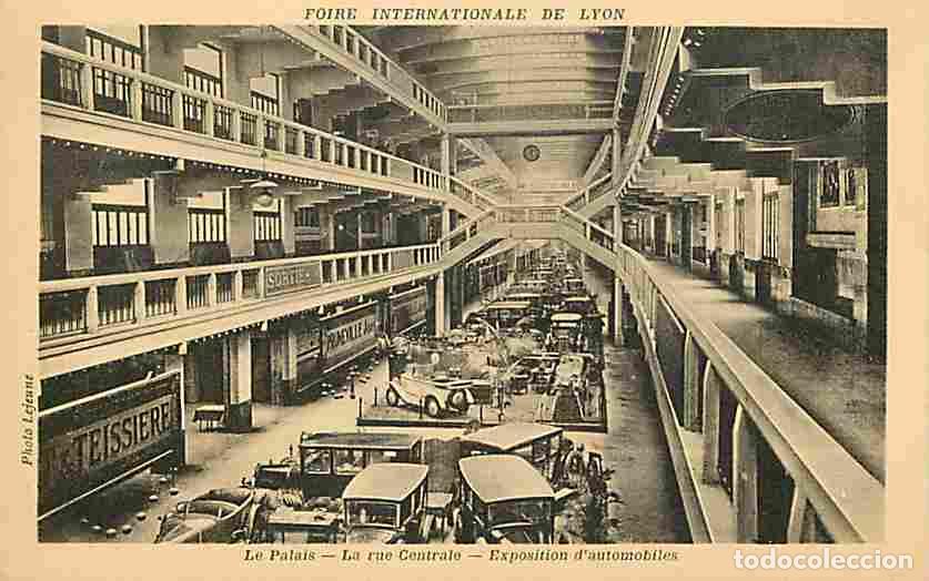Postcards: France - 69 - Lyon - Foire Internationale de Lyon - Le Palais - La Rue Centrale - Exposition automob