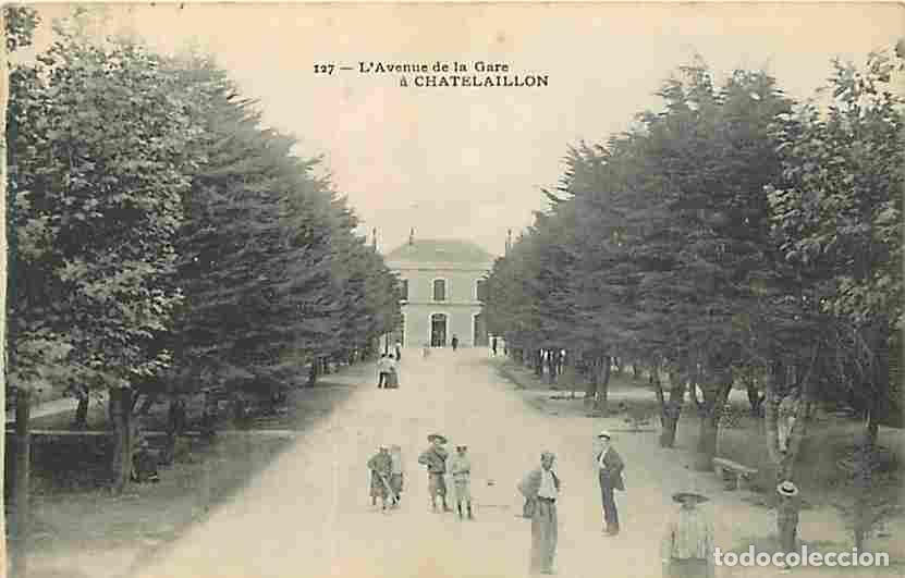 Postkarten: France - 17 - Chatelaillon - L'Avenue de la Gare - Anim&eacute;e - CPA - Voir Scans Recto-Verso