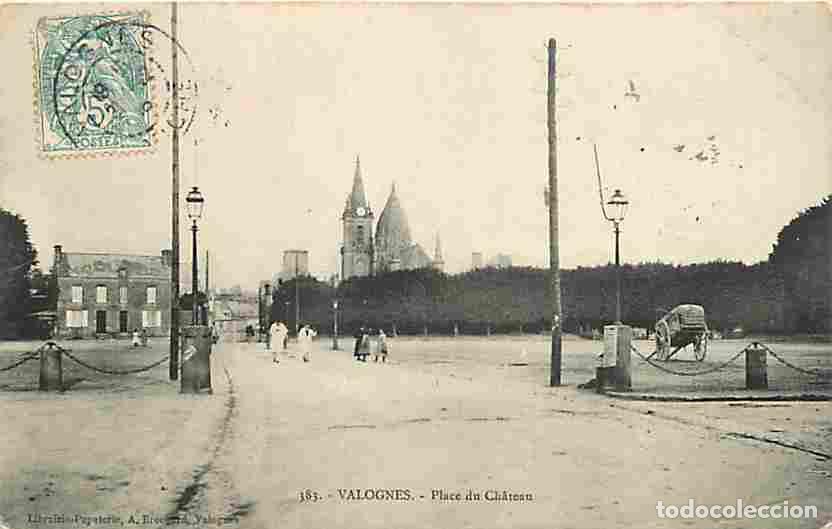 Postais: France - 50 - Valognes - Place du Ch&acirc;teau - Anim&eacute;e - CPA - Voir Scans Recto-Verso