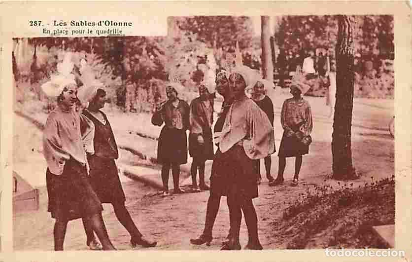 Cartoline: France - 85 - Les Sables d'Olonne - En place pour le quadrille - Anim&eacute;e - Sablaises - Folklore - CPA