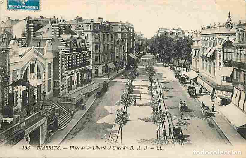 Cartoline: France - 64 - Biarritz - Place de la Libert&eacute; et Gare du BAB - Anim&eacute;e - Commerces - Automobiles - Obl