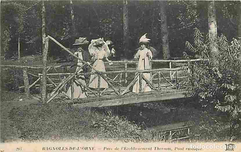 Cartoline: France - 61 - Bagnoles de l'Orne - Parc de l'Etablissement Thermal - Pont rustique - Anim&eacute;e - Ombrel