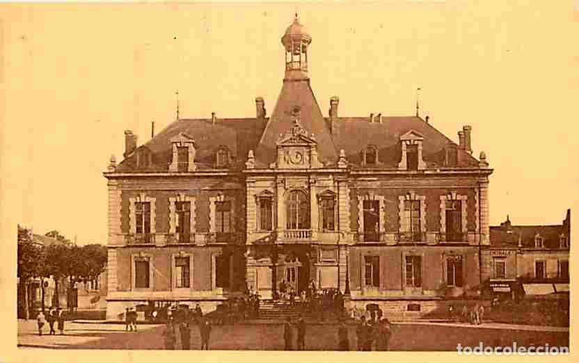 Postais: France - 71 - Montceau les Mines - Hotel de Ville - Anim&eacute;e - Automobiles - Horloge - CPA - Voir Scan