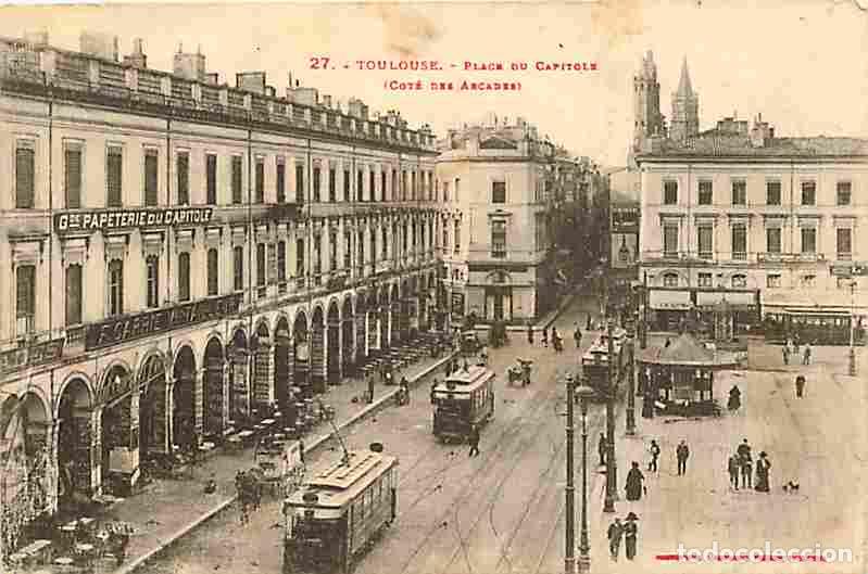 Postcards: France - 31 - Toulouse - Place du Capitole - Anim&eacute;e - Tramway - Commerces - Papeterie - CPA - Voir S
