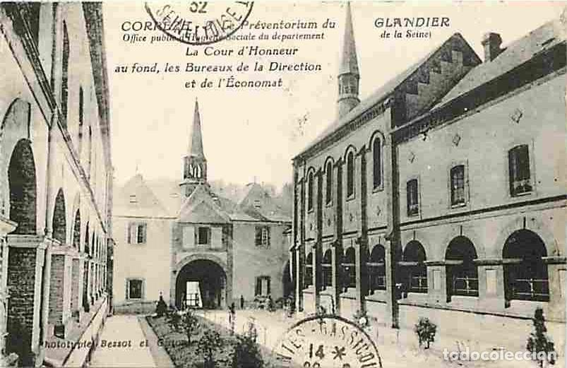 Cartes Postales: France - 19 - Le Glandier - Le Pr&eacute;ventorium - La Cour d'Honneur - Au fond les Bureaux de la Directio