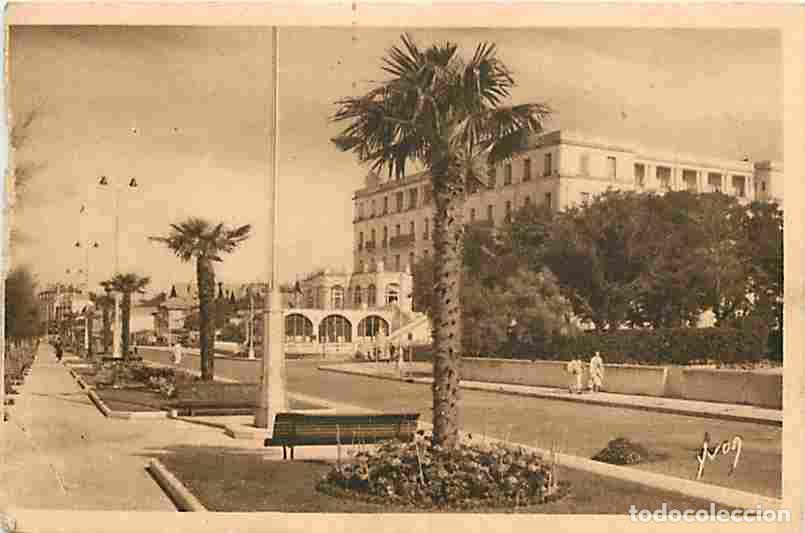 Cartoline: France - 33 - Arcachon - Boulevard-Promenade devant le Grand Hotel - Voir Timbre Marianne de Gandon