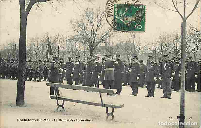 Postais: France - 17 - Rochefort sur Mer - La remise des d&eacute;corations - Militaria - Anim&eacute;e - Oblit&eacute;ration rond