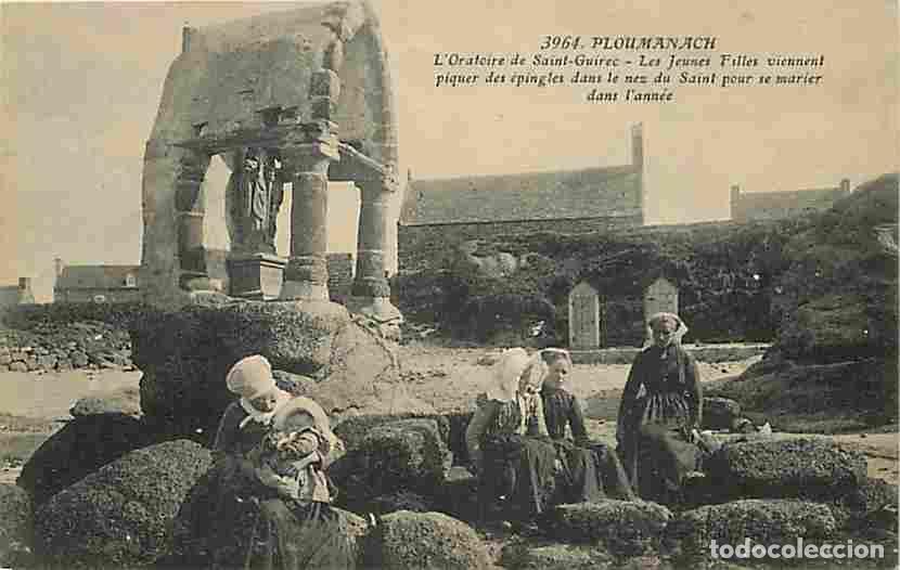 Cartes Postales: France - 22 - Ploumanach - L'Oratoire de Saint-Guirec - Les Jeunes Filles viennent piquer des &eacute;pingl