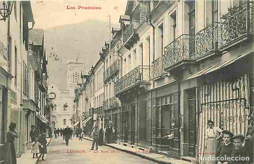 Postcards: France - 31 - Luchon - La Rue de l'Hotel de Ville - Anim&eacute;e - Correspondance - Oblit&eacute;ration ronde de