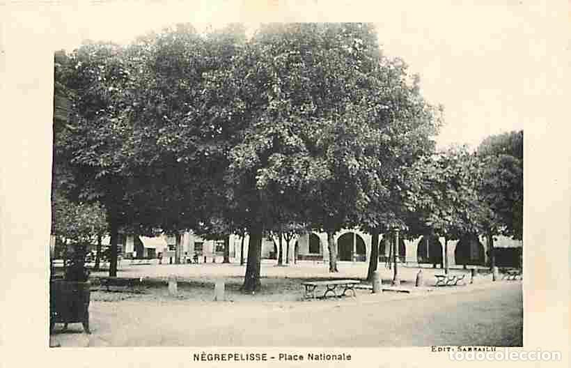 Cartoline: France - 82 - N&egrave;grepelisse - Place Nationale - CPA - Voir Scans Recto-Verso