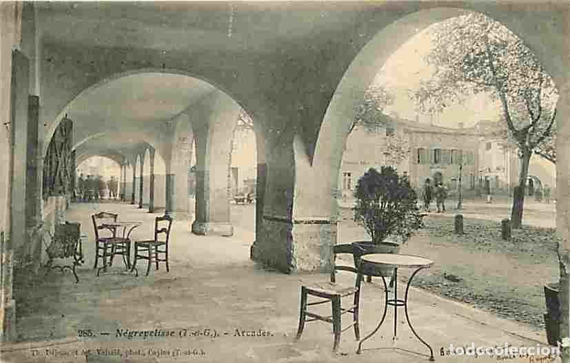 Cartoline: France - 82 - N&egrave;grepelisse - Arcades - Anim&eacute;e - Oblit&eacute;ration ronde de 1904 - CPA - Voir Scans Recto-