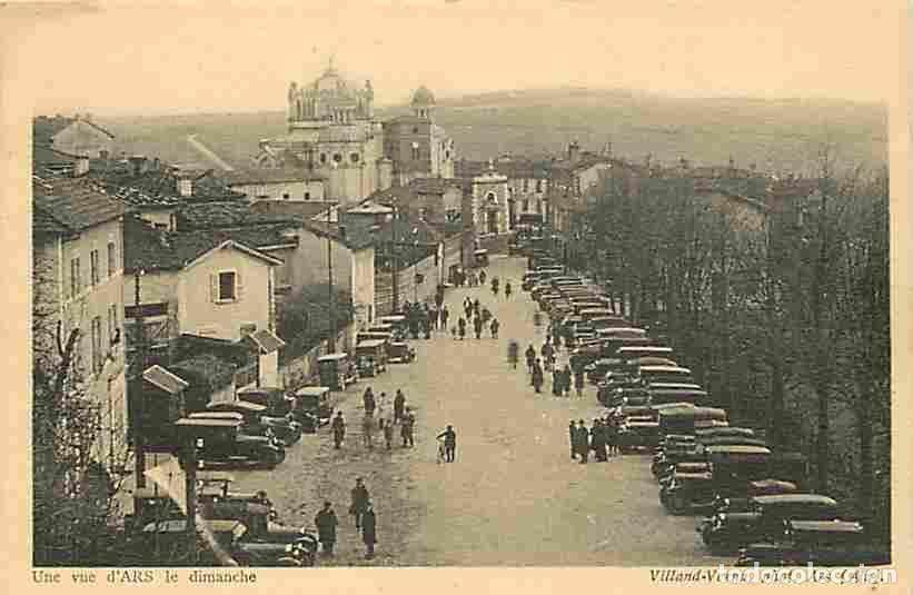 Postcards: France - 01 - Ars sur Formans - Une vue d'Ars le dimanche - Anim&eacute;e - Automobiles - Carte Neuve - CPA