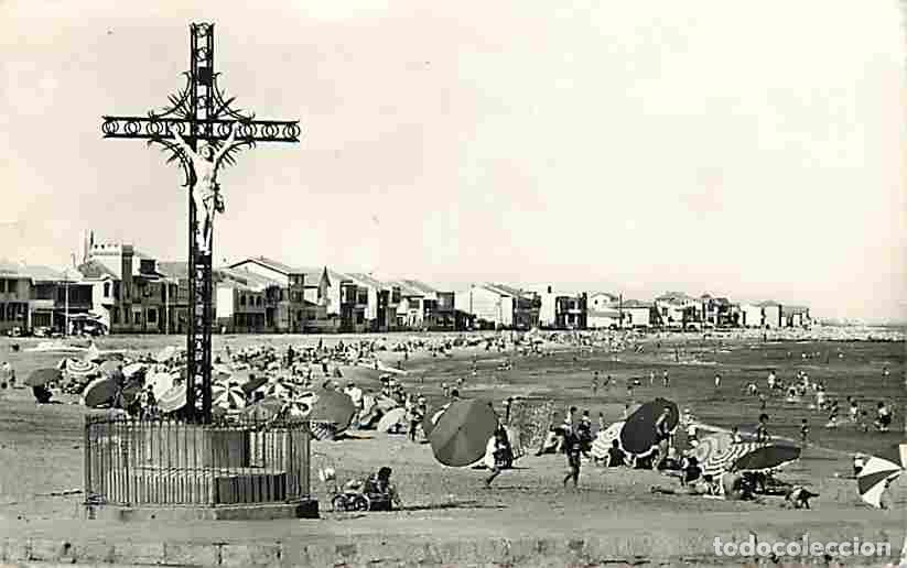 Cartes Postales: France - 34 - Palavas les Flots - La Croix, la plage et la ville - Anim&eacute;e - Sc&egrave;nes de Plage - Oblit&eacute;