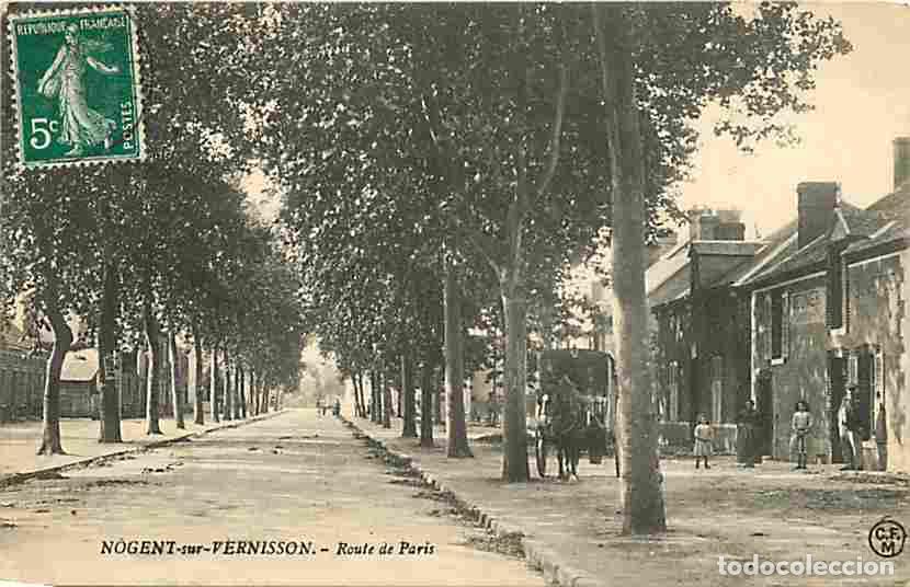 Postais: France - 45 - Nogent sur Vernisson - Route de Paris - Anim&eacute;e - Cal&egrave;che - Chevaux - CPA - Voir Scans