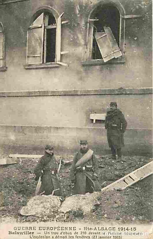 Cartes Postales: France - 68 - Balswiller - La Grande Guerre 1914-15 - Un trou d'obus de 210 devant la maison commune