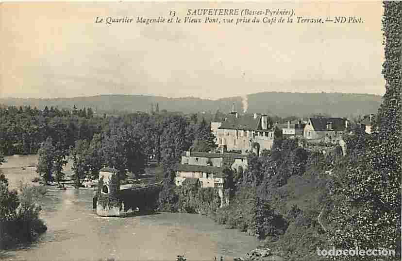 Postales: France - 64 - Sauveterre de B&eacute;arn - Le Quartier Magendie et le Vieux Pont, vue prise du Caf&eacute; de la T