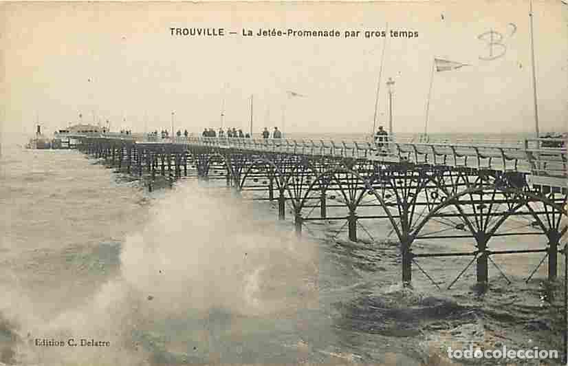 Postais: France - 14 - Trouville - La Jet&eacute;e Promenade par gros temps - Anim&eacute;e - CPA - Voir Scans Recto-Verso