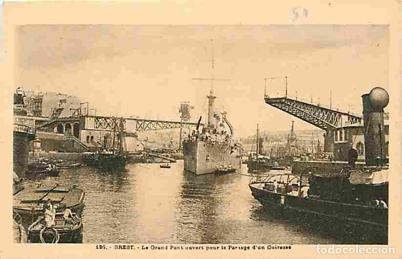 Postcards: France - 29 - Brest - Le Grand Pont ouvert pour le passage d'un Cuirass&eacute; - Bateaux - Navires de Guer