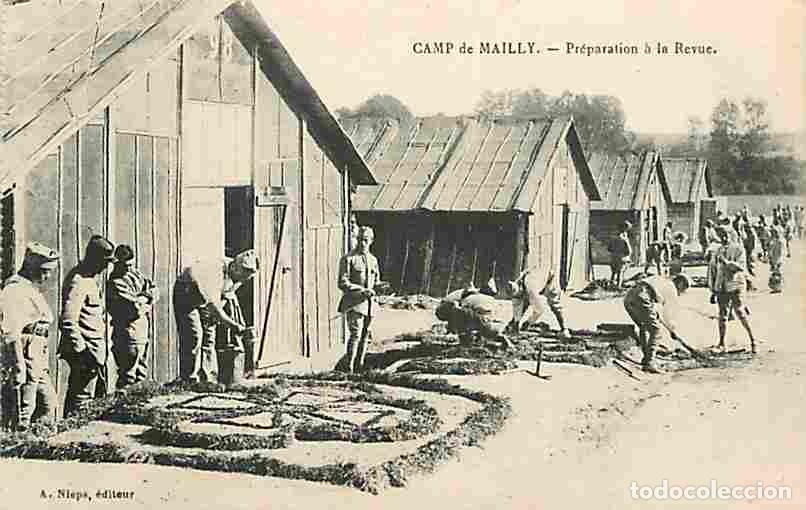Cartoline: France - 10 - Camp de Mailly - Pr&eacute;paration &agrave; la Revue - Anim&eacute;e - Soldats - Militaria - Correspondanc