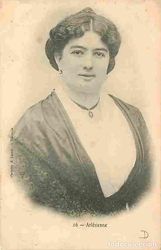 Postales: France - 13 - Arles - Arl&eacute;sienne - Folklore - Pr&eacute;curseur - Oblit&eacute;ration ronde de 1904 - CPA - Voir S