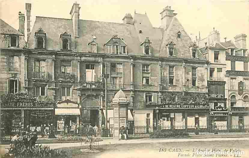 Postales: France - 14 - Caen - L'ancien Hotel de Valois - Fa&ccedil;ade Place Saint Piette - Anim&eacute;e - CPA - Voir Scan