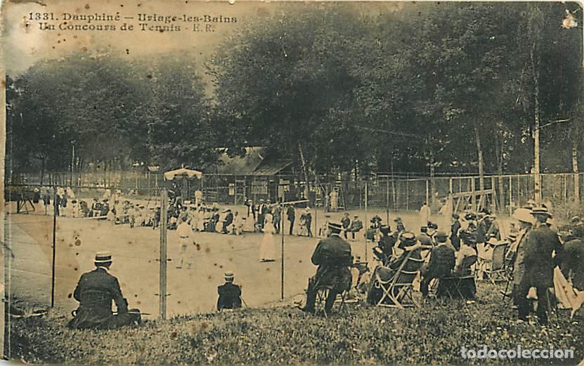 Cartes Postales: France - 38 - Uriage les Bains - Le concours de tennis - Anim&eacute;e - Etat mauvais &eacute;corn&eacute;e et trous de p