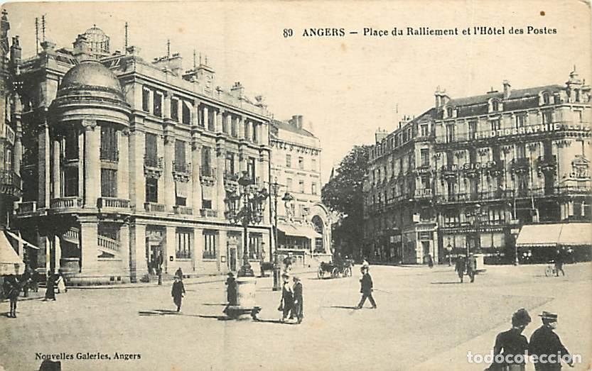 Postcards: France - 49 - Angers - Place du Ralliement, l'H&ocirc;tel des Postes - Anim&eacute;e - CPA - Voir Scans Recto-Ver