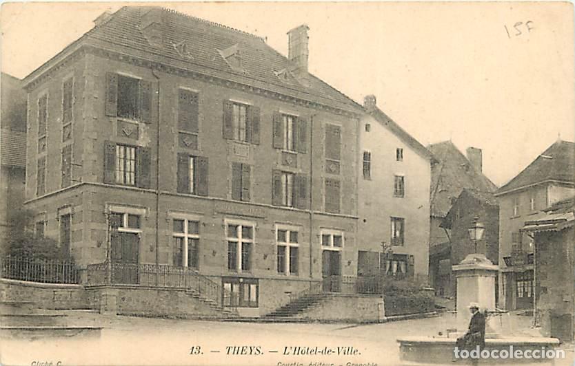 Cartoline: France - 38 - Theys - L'Hotel de Ville - Anim&eacute;e - Pr&eacute;curseur - Etat pli visible presque &eacute;corn&eacute;e - CP
