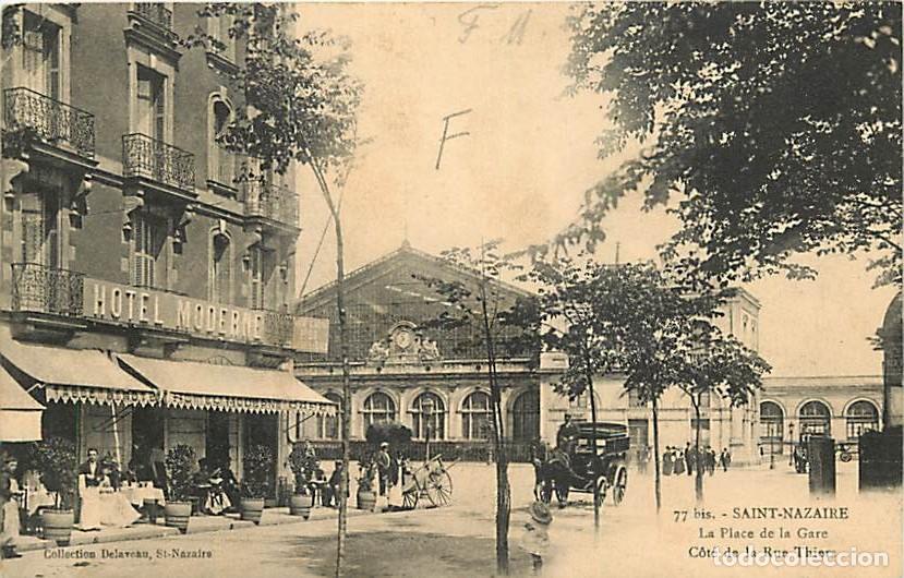 Postkarten: France - 44 - Saint Nazaire - La Place de la Gare - C&ocirc;t&eacute; de la Rue Thiers - Anim&eacute;e - Automobiles - O