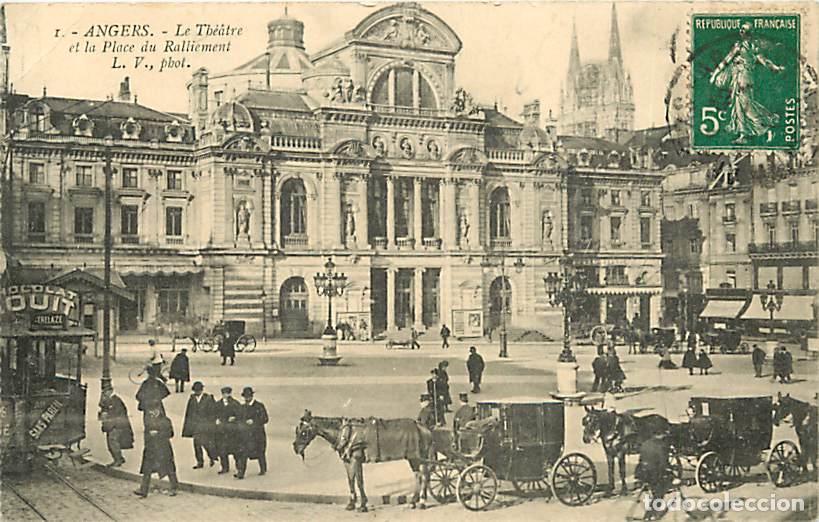 Postkarten: France - 49 - Angers - Le Th&eacute;atre et la Place du Raliement - Anim&eacute;e - Chevaux - Cal&egrave;ches - Tramway -