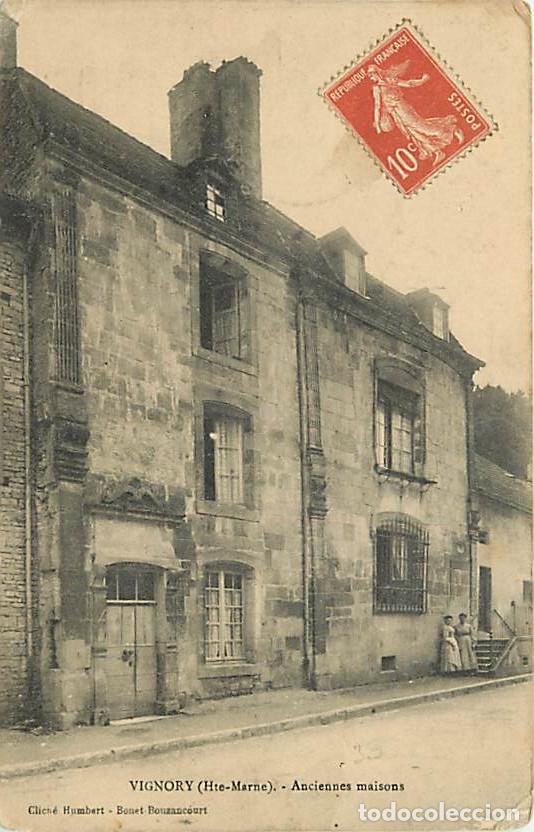 Postales: France - 52 - Vignory - Anciennes maisons - Anim&eacute;e - Oblit&eacute;ration ronde de 1915 - Etat l&eacute;ger pli vis