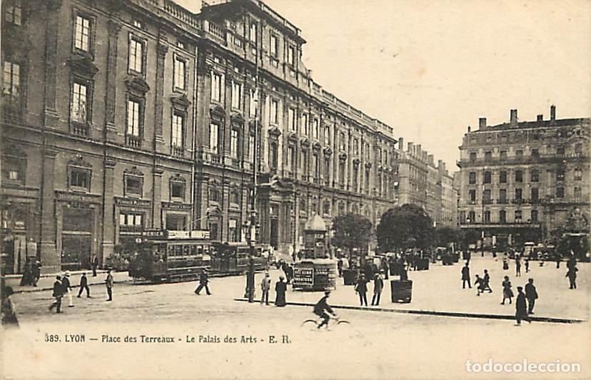Postkarten: France - 69 - Lyon - Place des Terreaux - Le Palais des Arts - Anim&eacute;e - Tramway - Oblit&eacute;ration ronde