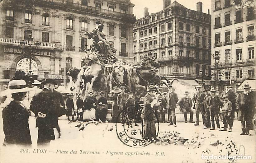 Postkarten: France - 69 - Lyon - Place des Terreaux - Pigeons apprivois&eacute;s - Anim&eacute;e - Oblit&eacute;ration ronde de 1918