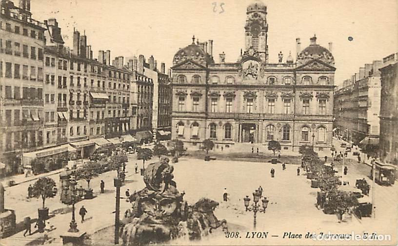 Postkarten: France - 69 - Lyon - Place des Terreaux - Anim&eacute;e - Oblit&eacute;ration ronde de 1924 - CPA - Voir Scans Rec