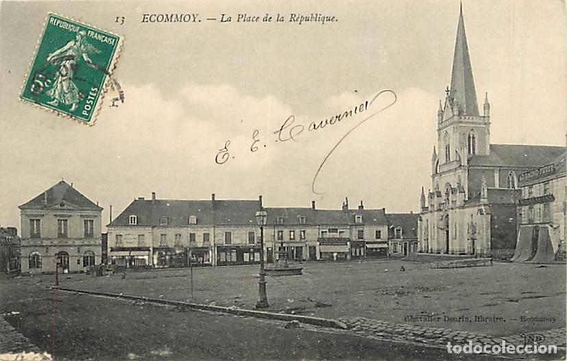 Cartoline: France - 72 - Eccomoy - La Place de la R&eacute;publique - Correspondance - Etat l&eacute;ger pli visible - CPA -