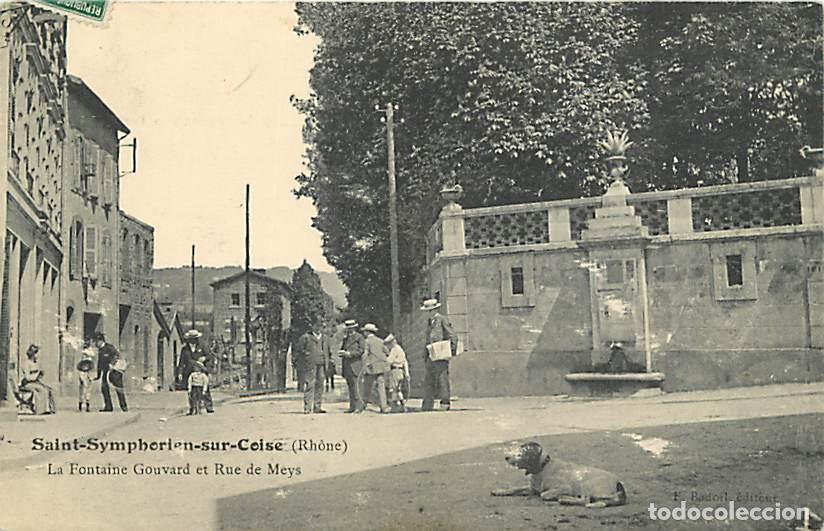 Cartoline: France - 69 - Saint Symphorien sur Coise - La Fontaine Gouvard et Rue de Meys - Anim&eacute;e - Oblit&eacute;ratio