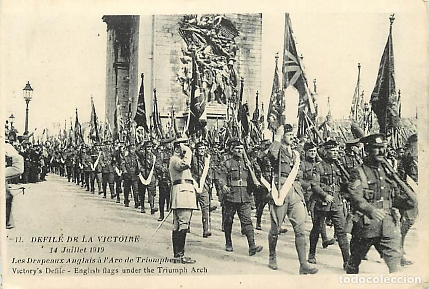Cartoline: France - 75 - Paris - D&eacute;fil&eacute; de la Victoire - 14 Juillet 1919 - Les Drapeaux Anglais &agrave; l'Arc de Trio