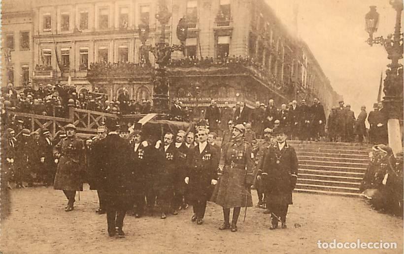Cartoline: France - 75 - Paris - Fun&eacute;railles du soldat Inconnu, 11 novembre 1922 - L'arriv&eacute; du corps &agrave; la Colon