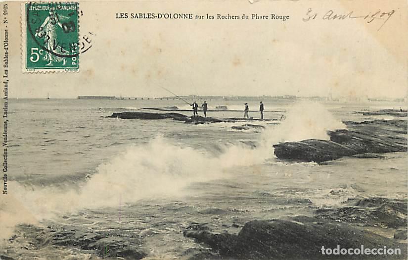 Postales: France - 85 - Les Sables d'Olonne - Sur les Rochers du Phare Rouge - Anim&eacute;e - Oblit&eacute;ration ronde de