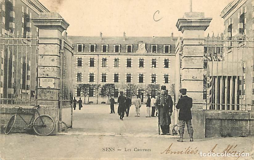 Postales: France - 89 - Sens - Les Casernes - Anim&eacute;e - Oblit&eacute;ration ronde de 1906 - CPA - Voir Scans Recto-Ver