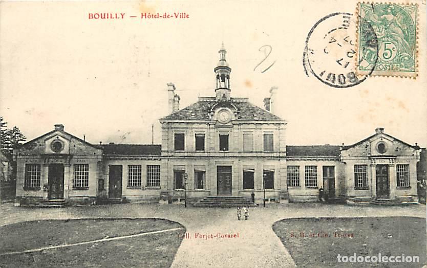 Cartoline: France - 10 - Bouilly - Hotel de Ville - Anim&eacute;e - Oblit&eacute;ration ronde de 1907 - CPA - Voir Scans Rect