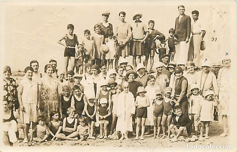 Cartes Postales: France - 80 - Ault - Carte Photo d'un groupe sur la plage dat&eacute;e de 1928 - CPA - Voir Scans Recto-Ver
