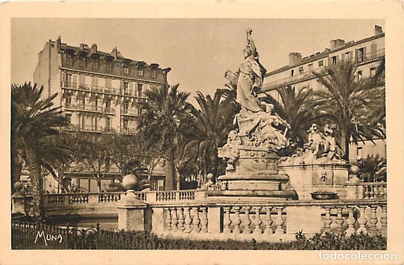 Postkarten: France - 83 - Toulon - La Place de la Libert&eacute; - Le monument de la F&eacute;d&eacute;ration. (Andr&eacute; Allar, sculpteu