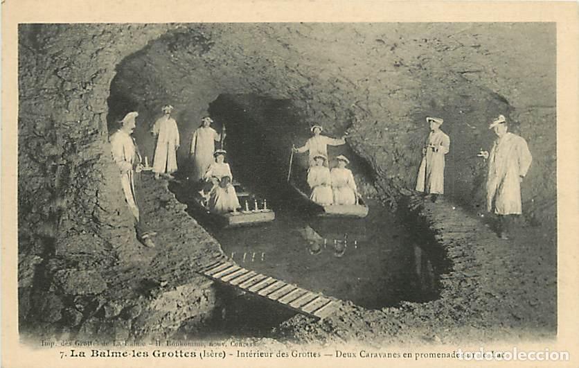 Postcards: France - 38 - La Balme les Grottes - Int&eacute;rieur des Grottes - Deux Caravanes en promenade sur le Lac