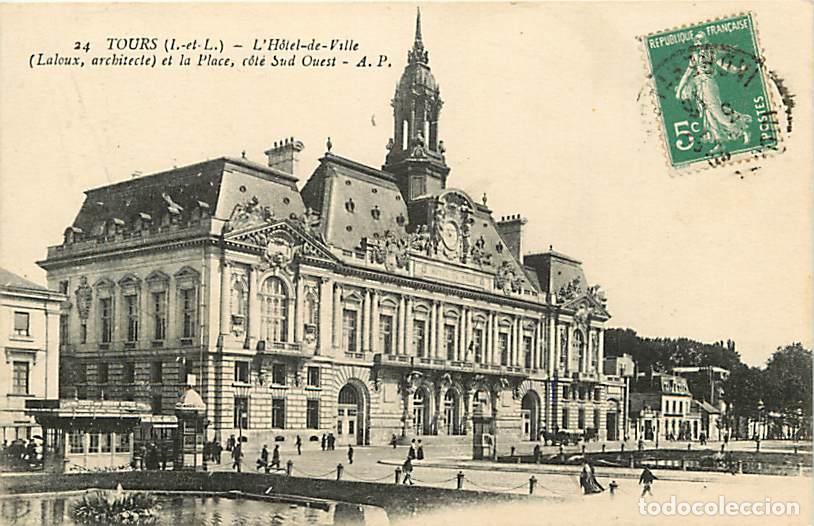 Postcards: France - 37 - Tours - L'Hotel-de-Ville e) et la Place, c&ocirc;t&eacute; Sud Ouest - Anim&eacute;e - CPA - Oblit&eacute;ration